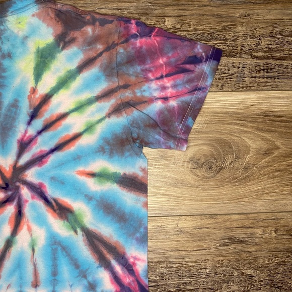 Tie Dye Spiral Tee - Picture 6 of 9